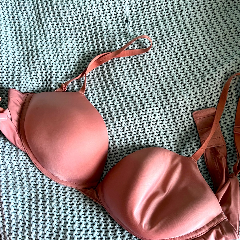 DKNY Peachy Pink Bra 🍑